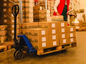 Como funciona uma paleteira?